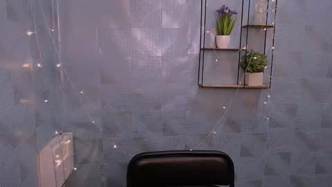 Karolina online show from 12/23/24, 10:32