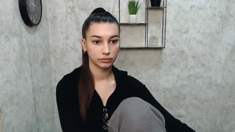 Karolina online show from 02/09/25, 09:58