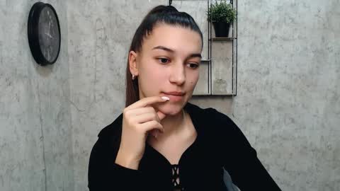 Karolina online show from 02/09/25, 01:03