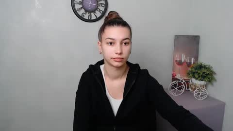 Karolina online show from 02/19/25, 10:01
