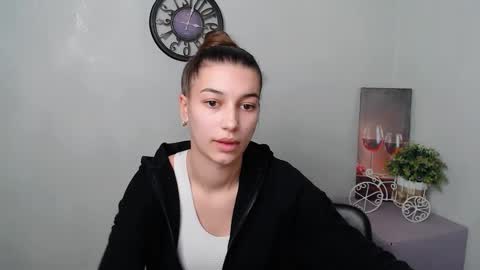 Karolina online show from 02/19/25, 01:06