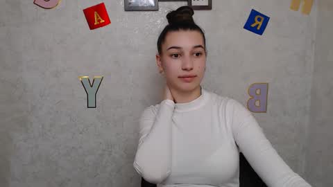 Karolina online show from 03/11/25, 01:12