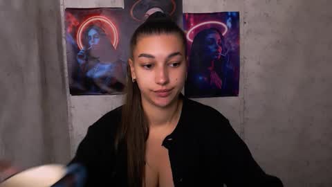 Karolina online show from 09/15/25, 05:07