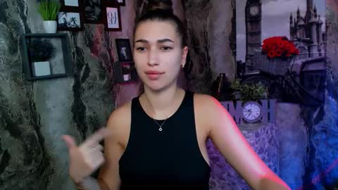 Karolina online show from 10/28/25, 06:28