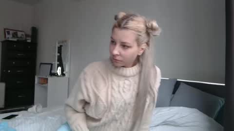 Snapshot of karolinas777x chatting on 02/20/25, 11:09 Karolinas777x online show from 02/20/25, 11:09