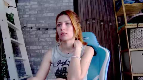 karoline121 online show from 02/18/25, 11:00