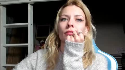 karoline121 online show from 11/10/25, 09:47