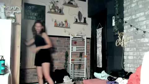 karoline121 online show from 06/06/26, 01:32