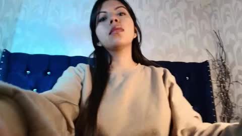 Snapshot of karolineburnx chatting on 01/14/26, 04:40 Isa online show from 01/14/26, 04:40