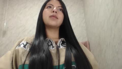 Snapshot of karolineburnx chatting on 02/01/26, 07:29 Isa online show from 02/01/26, 07:29