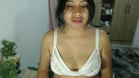 karolinecute online show from 12/31/24, 08:48
