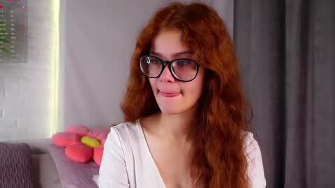 lina online show from 05/17/26, 01:18