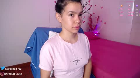 Karolina 3 online show from 12/21/25, 01:29