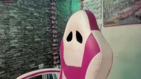 Snapshot of karoll__sex chatting on 10/23/25, 12:37 KAROLL online show from 10/23/25, 12:37