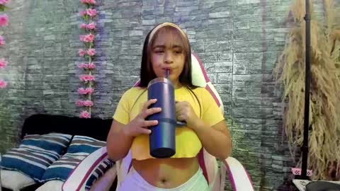 Snapshot of karoll__sex chatting on 11/25/25, 12:16 KAROLL online show from 11/25/25, 12:16