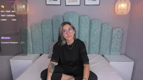 Karol Santos online show from 12/20/24, 03:58