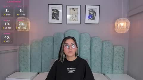 Karol Santos online show from 03/09/25, 03:22