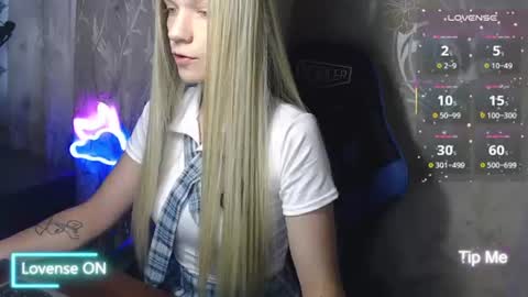 Caroline Fox online show from 07/25/26, 07:39