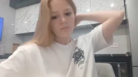 Karina online show from 06/11/26, 02:53