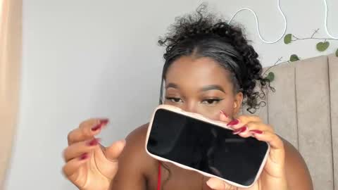 Snapshot of kaseydelvey chatting on 09/25/25, 07:06 online show from 09/25/25, 07:06