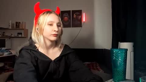 Emma online show from 09/09/25, 02:38