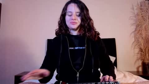 kassandra james online show from 05/19/26, 03:02