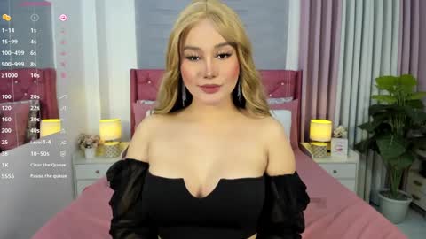 Snapshot of kassandra_ts chatting on 03/10/25, 12:37 My name is Kassandra... Nice to meet you thumb up me please its important online show from 03/10/25, 12:37