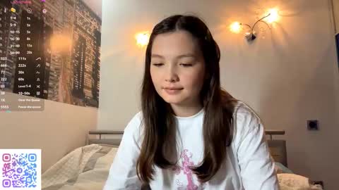 Kira online show from 09/19/25, 09:43