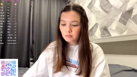 Kira online show from 10/13/25, 07:14