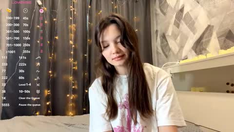 Kira online show from 12/02/25, 09:47