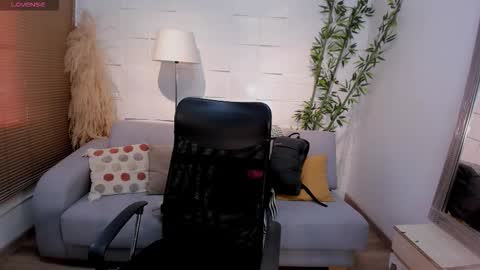 kassmonroe online show from 10/22/25, 12:27