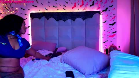 Snapshot of kat2025 chatting on 10/16/25, 04:02 BriannaBrave online show from 10/16/25, 04:02