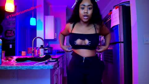 Snapshot of kat2025 chatting on 10/17/25, 01:20 BriannaBrave online show from 10/17/25, 01:20