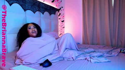 Snapshot of kat2025 chatting on 10/19/25, 02:50 BriannaBrave online show from 10/19/25, 02:50