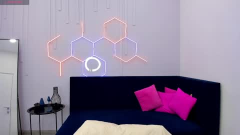 Snapshot of kat__cat chatting on 05/05/26, 01:57 kat__cat online show from 05/05/26, 01:57