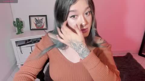 Snapshot of kat_apple chatting on 11/06/25, 12:22 Alicia online show from 11/06/25, 12:22