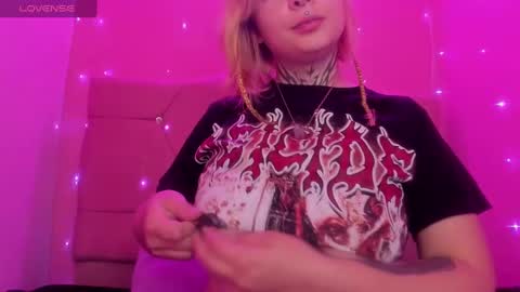 kat_cirice18 online show from 03/12/25, 12:15