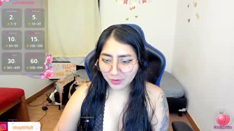 Snapshot of kat_ly_chan chatting on 11/26/25, 08:10 Kat online show from 11/26/25, 08:10