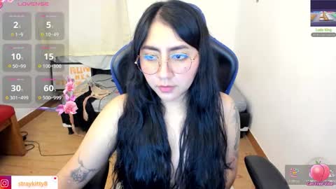 Snapshot of kat_ly_chan chatting on 12/17/25, 06:58 Kat online show from 12/17/25, 06:58