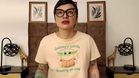 Snapshot of kat_paradisse chatting on 09/27/25, 07:41 kat paradisse online show from 09/27/25, 07:41