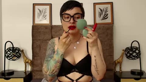 Snapshot of kat_paradisse chatting on 09/30/25, 07:52 kat paradisse online show from 09/30/25, 07:52