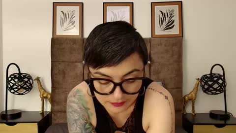 Snapshot of kat_paradisse chatting on 10/02/25, 08:27 kat paradisse online show from 10/02/25, 08:27