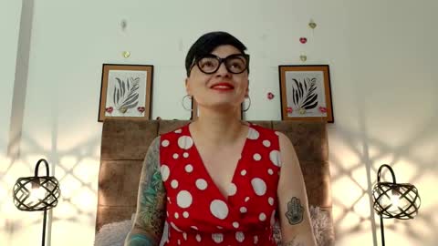 kat paradisse online show from 02/12/26, 12:00