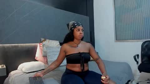 K A T  A L E L L A  online show from 09/11/25, 11:43