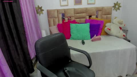 kataleya online show from 01/13/25, 08:48