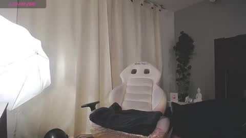 kate online show from 10/17/25, 12:19