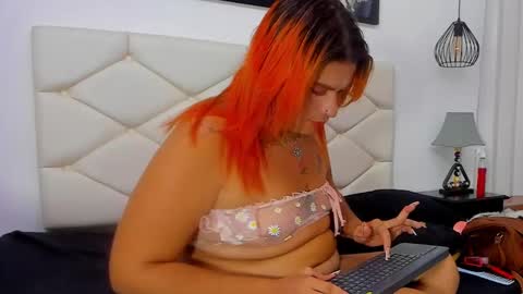 kataleya_zuluaga online show from 01/22/25, 05:38