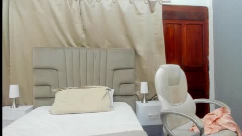 kataleya_zuluaga online show from 03/04/25, 09:29