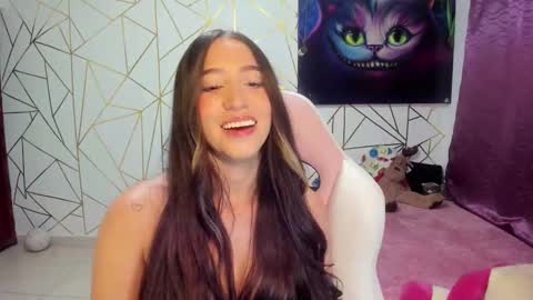 Snapshot of katalina_2101 chatting on 10/15/25, 04:56 Katalina online show from 10/15/25, 04:56