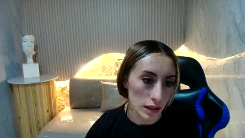 Snapshot of katalina_r chatting on 02/20/26, 06:59 Katalina online show from 02/20/26, 06:59